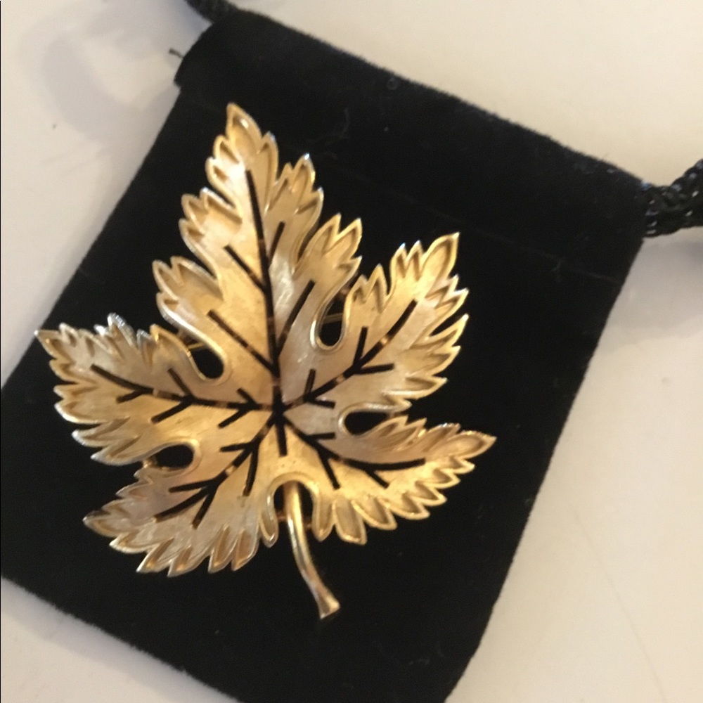 Leaf Brooch Pin